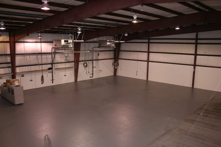 More Photos Of 4126 Louis Ave, Holiday Warehouse For Sale
