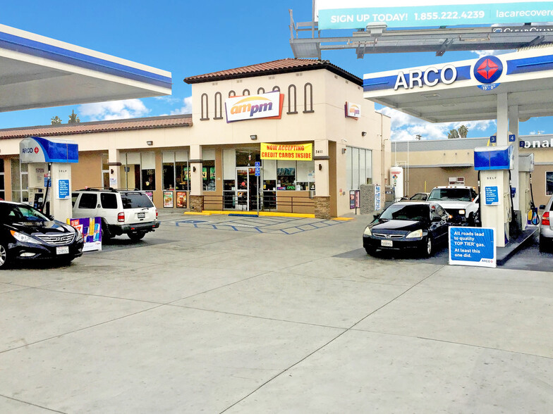 Primary Photo Of 3411 W Florence Ave, Los Angeles Service Station For Lease