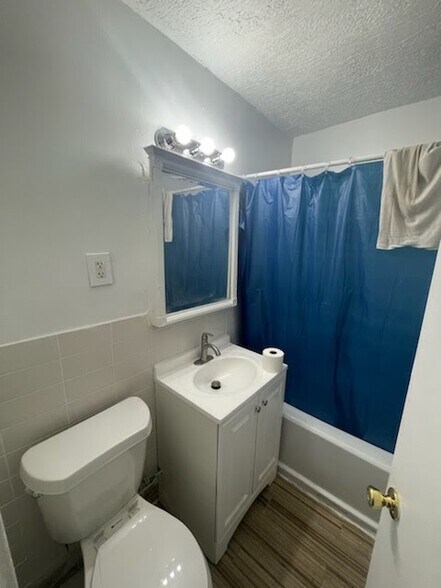 More Photos Of 1874 Marloes Ave, Cleveland Apartments For Sale