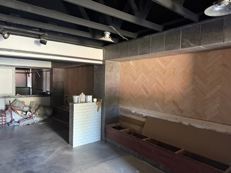 More Photos Of 1640 N Glenstone Ave, Springfield General Retail For Lease