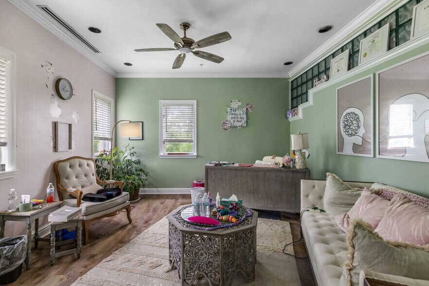 More Photos Of 1841 Universal Rd, Pittsburgh Office For Sale