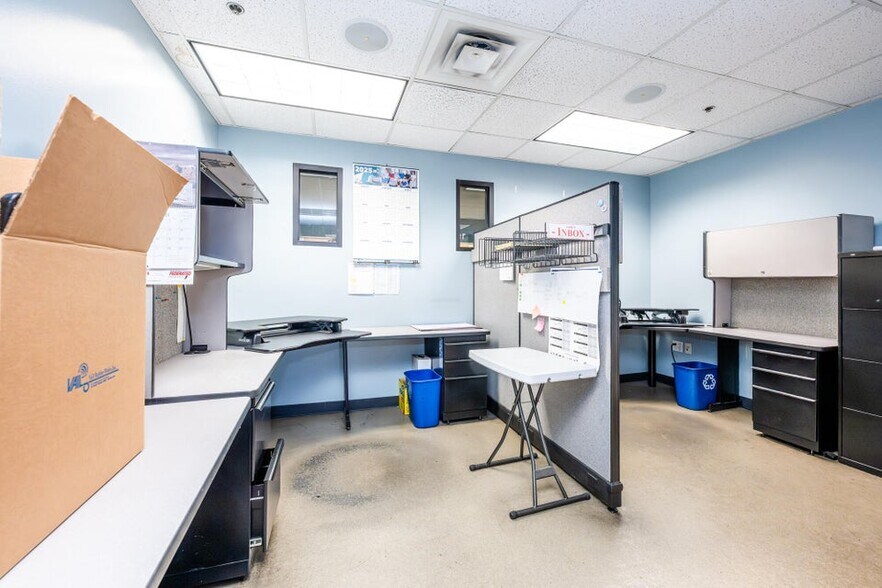 More Photos Of 521 Langley Ave, Saint Joseph Industrial For Sale