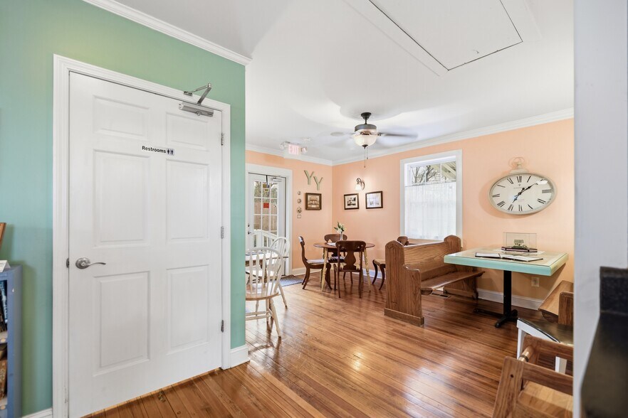 More Photos Of 1107 McKelvey Rd, Pelzer Restaurant For Sale