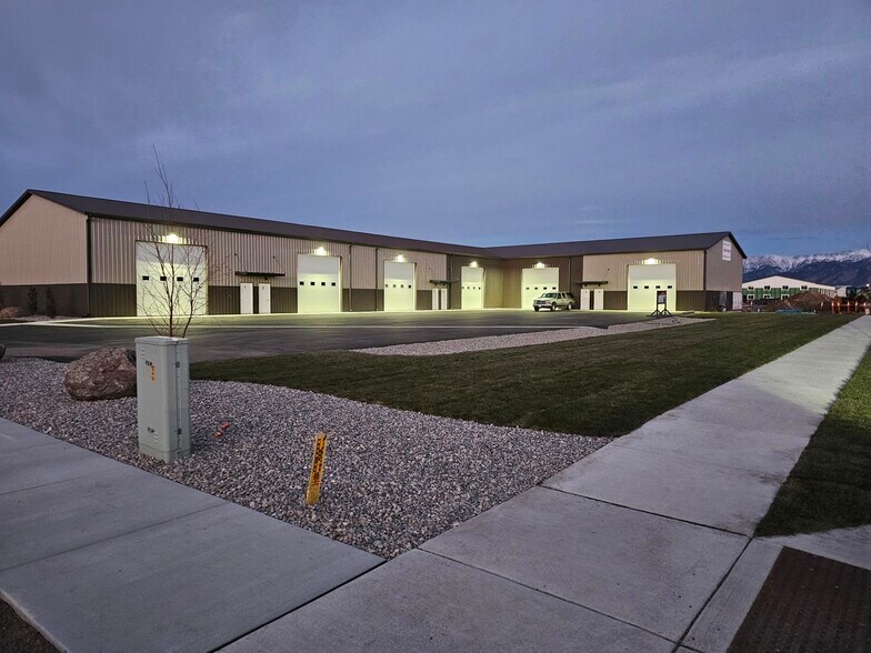 More Photos Of 1102 Jackrabbit Ln, Belgrade Warehouse For Sale