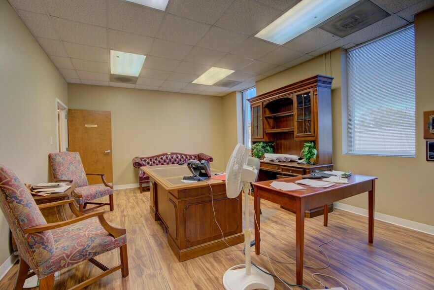 More Photos Of 315 W 10th St, Rome Medical For Sale