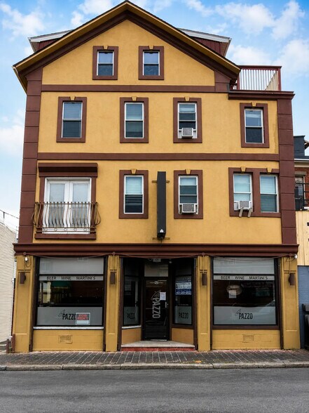 More Photos Of 150 Acorn St, Providence Storefront Retail Residential For Lease