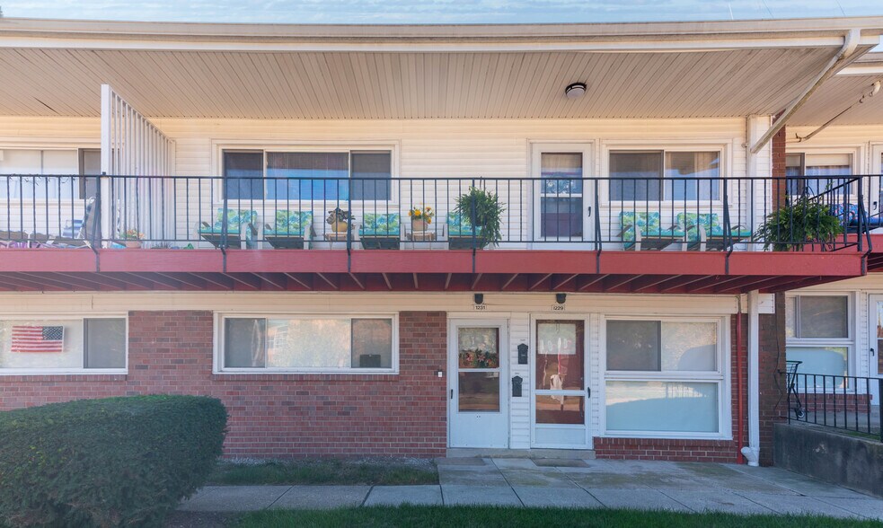 More Photos Of 1213 E Northern Pky, Baltimore Apartments For Sale