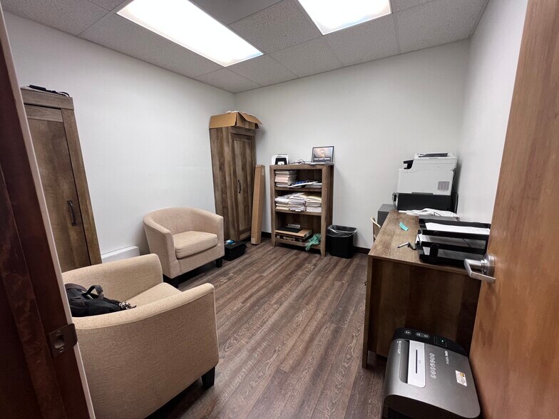 More Photos Of 2201 W Nob Hill Blvd, Yakima Freestanding For Lease