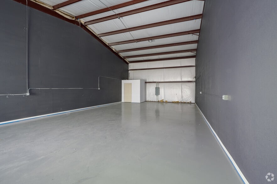 More Photos Of 2653 Blue Mound Rd W, Haslet Warehouse For Lease