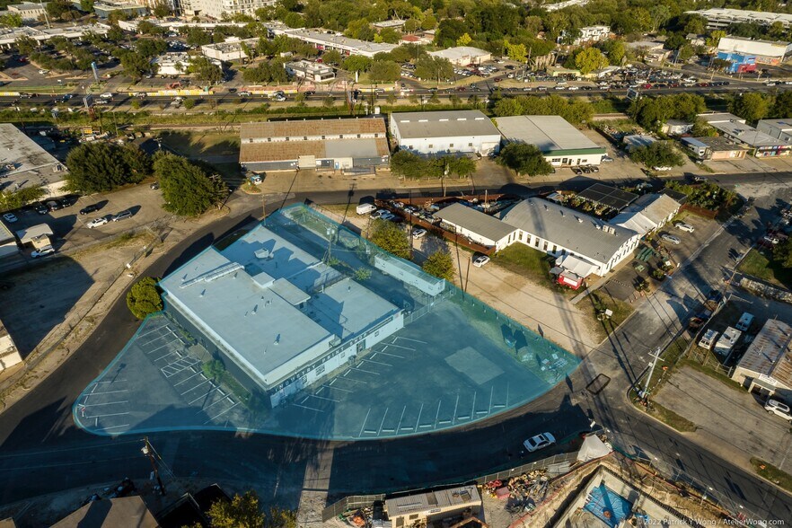 More Photos Of 705 Wallingford Bend, Austin Light Distribution For Lease