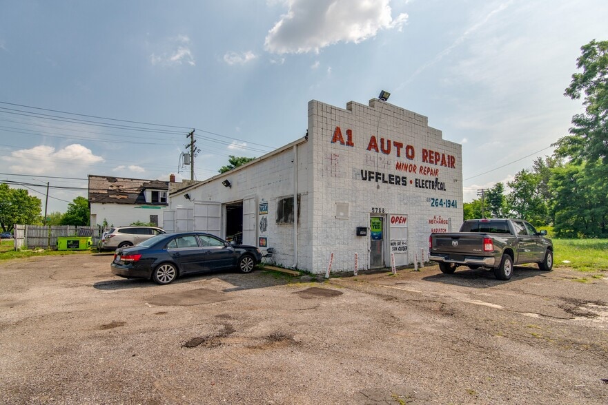 More Photos Of 5788 Van Dyke St, Detroit Auto Repair For Sale