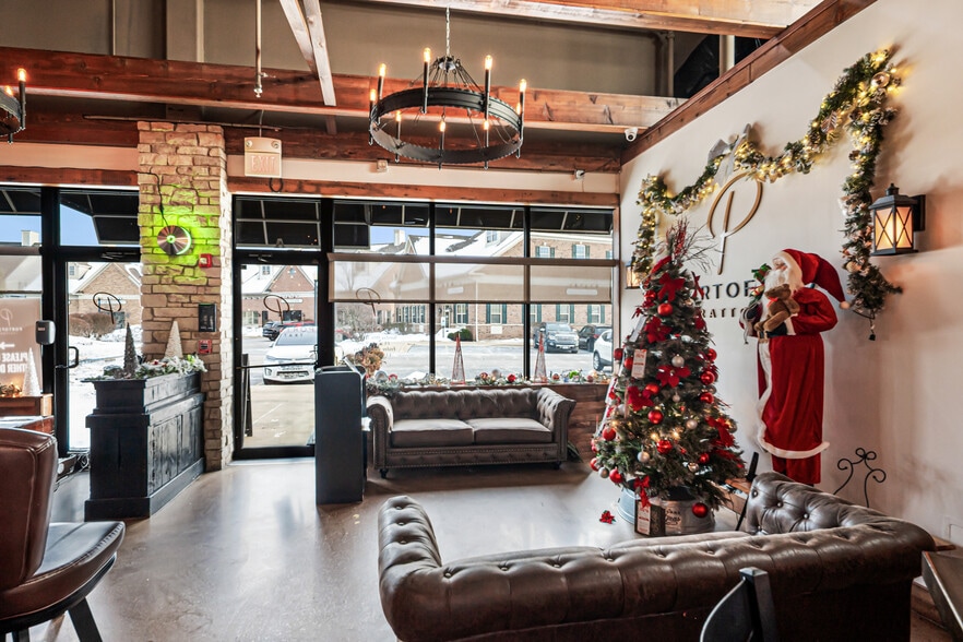 More Photos Of 40W188 Campton Crossings Dr, St Charles Restaurant For Sale
