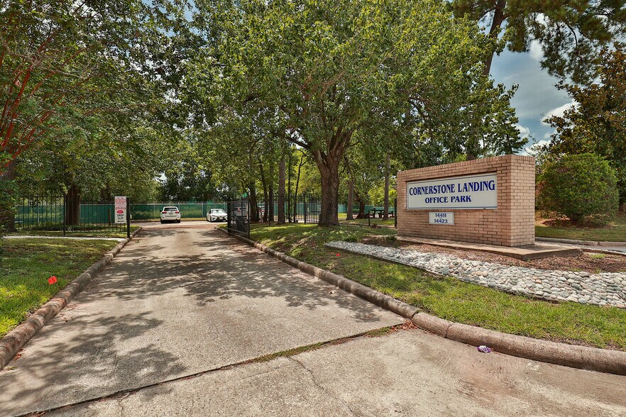 More Photos Of 14411 Cornerstone Village Dr, Houston Office For Sale