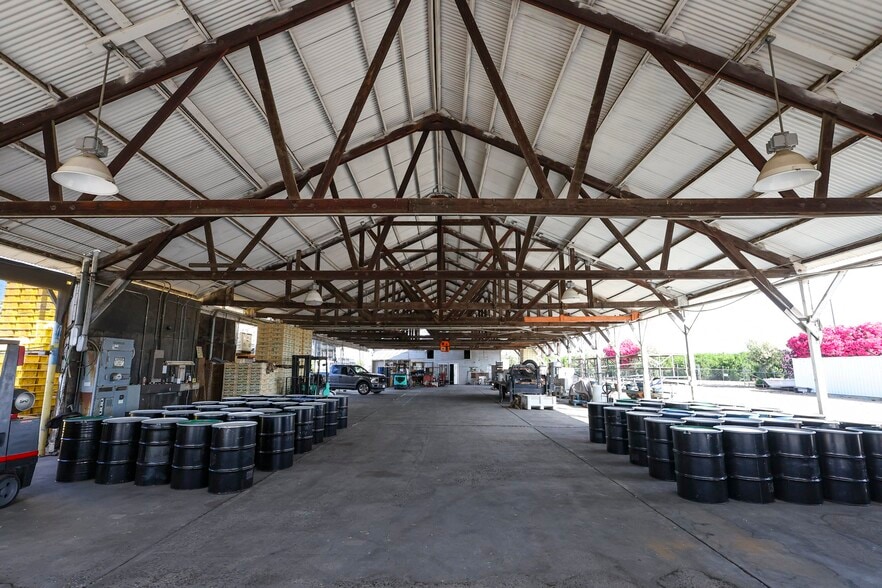 More Photos Of 5054 Portola ave, Del Rey Warehouse For Sale
