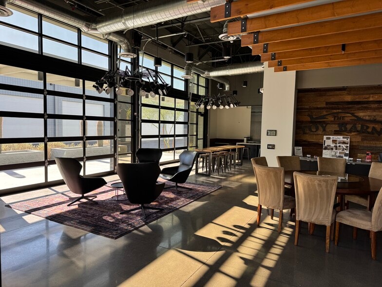 More Photos Of 31606 N Cave Creek Rd, Cave Creek Self Storage For Sale