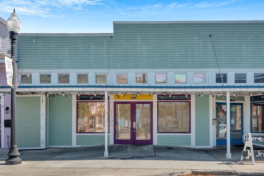 Primary Photo Of 2517 Bayou Rd, New Orleans General Retail For Lease