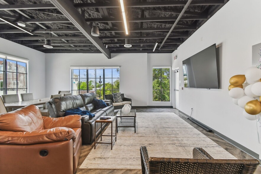 More Photos Of 1919-1925 E 6th Ave, Tampa Office For Sale