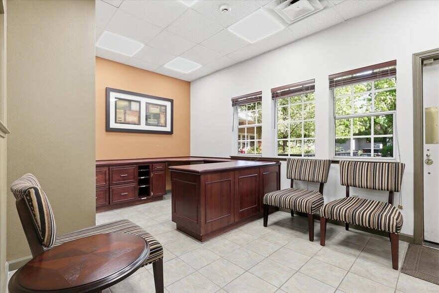 More Photos Of 6170 Ridgeview Ct, Reno Office For Lease