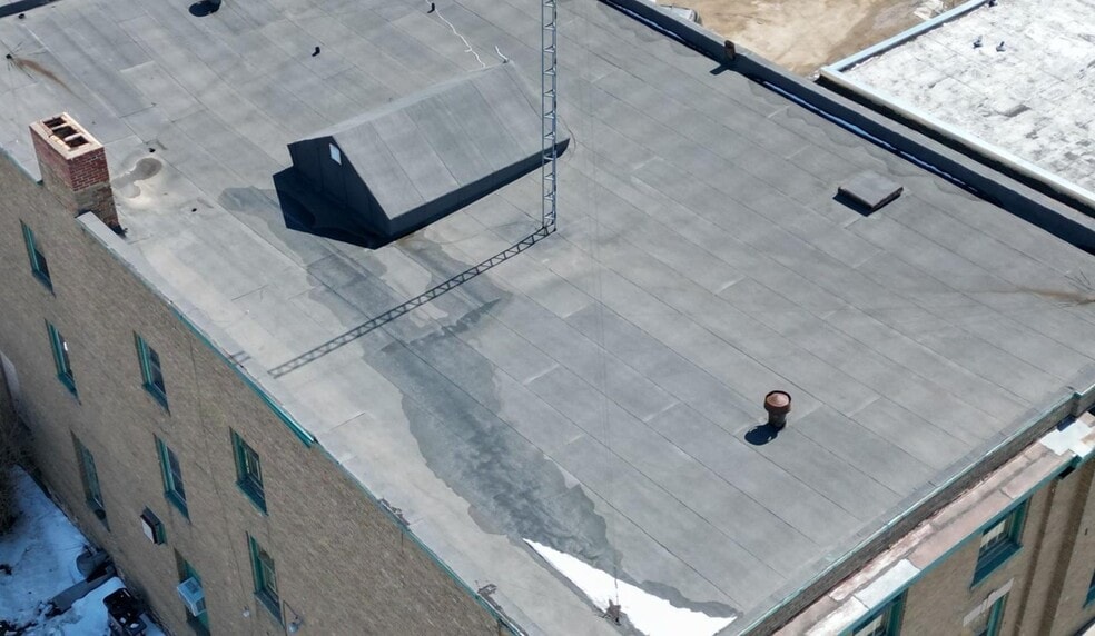 More Photos Of 111 Sherbrooke St, Wolseley Hotel For Sale