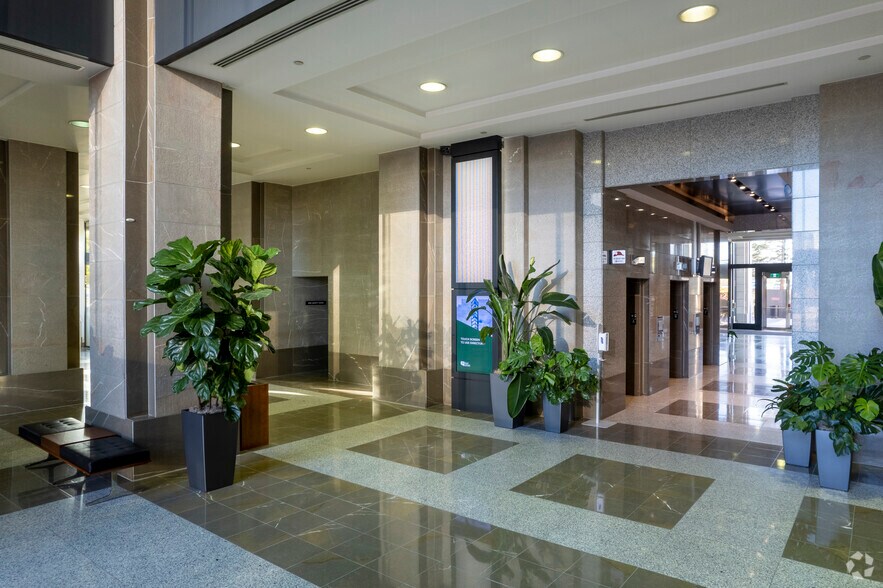 More Photos Of 1 City Centre Dr, Mississauga Office For Lease