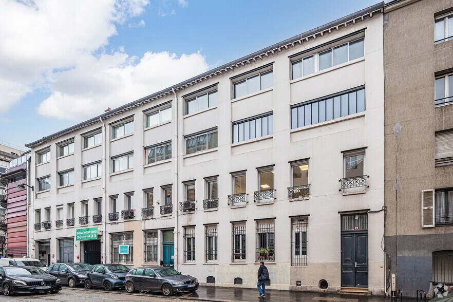 Primary Photo Of 27 Rue Du Moulin Joly, Paris Industrial For Lease