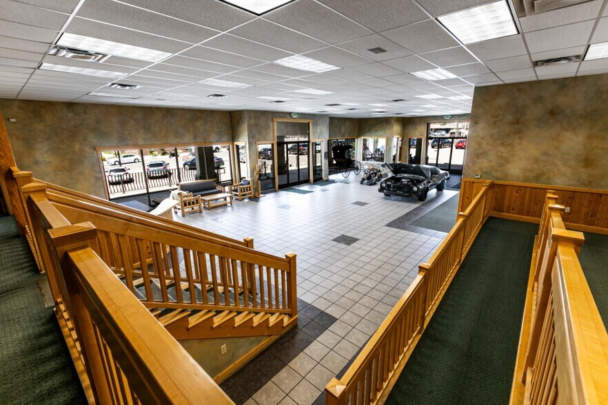More Photos Of 562 S State St, Clearfield Auto Dealership For Sale