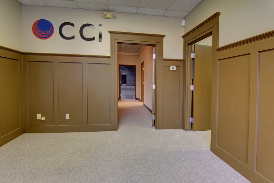 More Photos Of 225 Curie Dr, Alpharetta Light Distribution For Lease