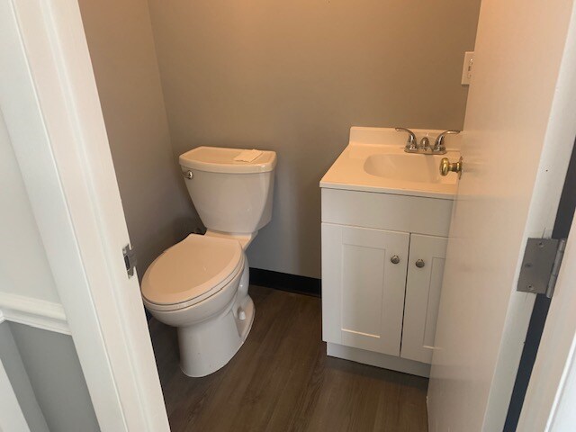 More Photos Of 1076 Parkway Ave, Ewing Medical For Lease