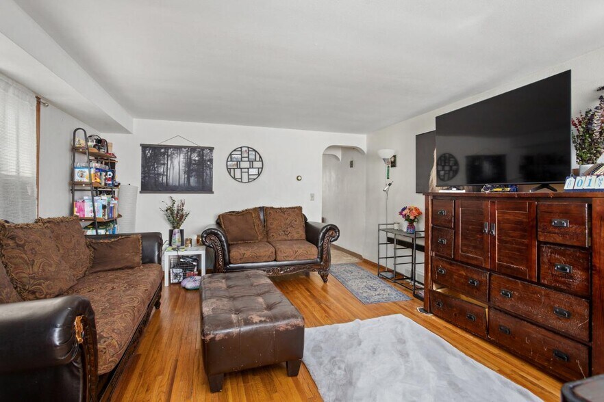 More Photos Of 1104 2nd St SE, Minot Apartments For Sale