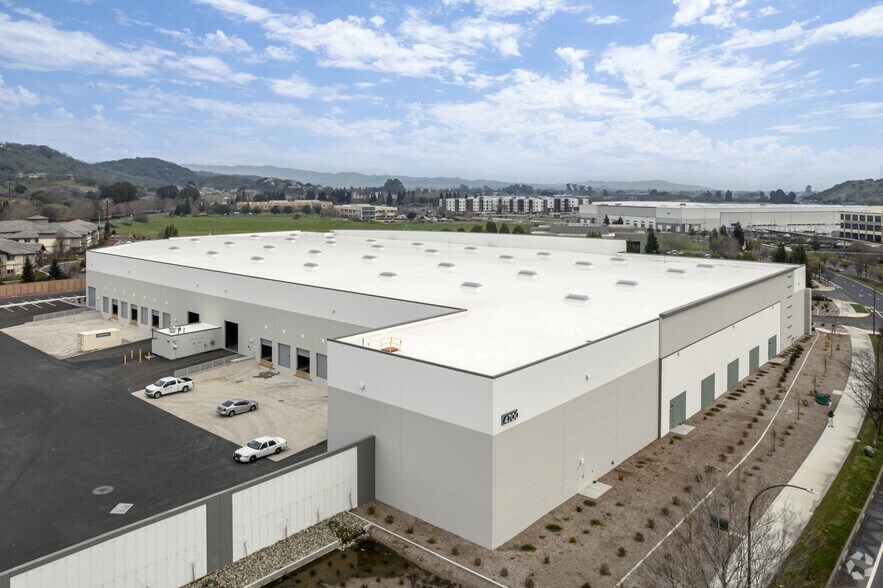 More Photos Of 4700 Business Center Dr, Fairfield Warehouse For Lease