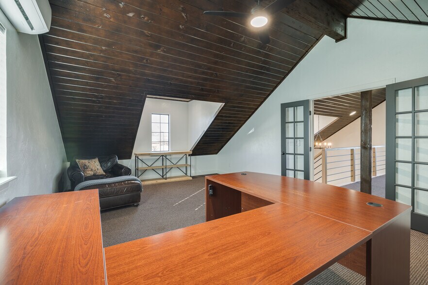 More Photos Of 9416 N Nichols Rd, The Village Office For Lease