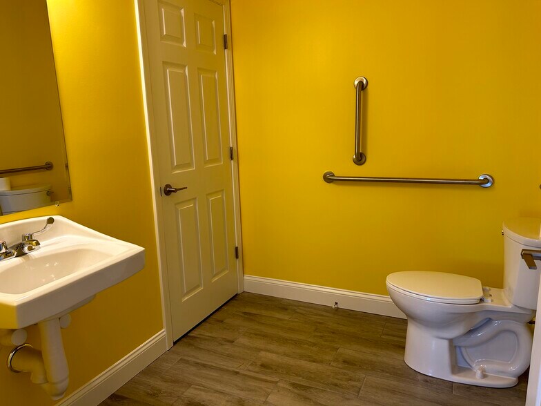 More Photos Of 1 Bethany Rd, Hazlet Office For Sale