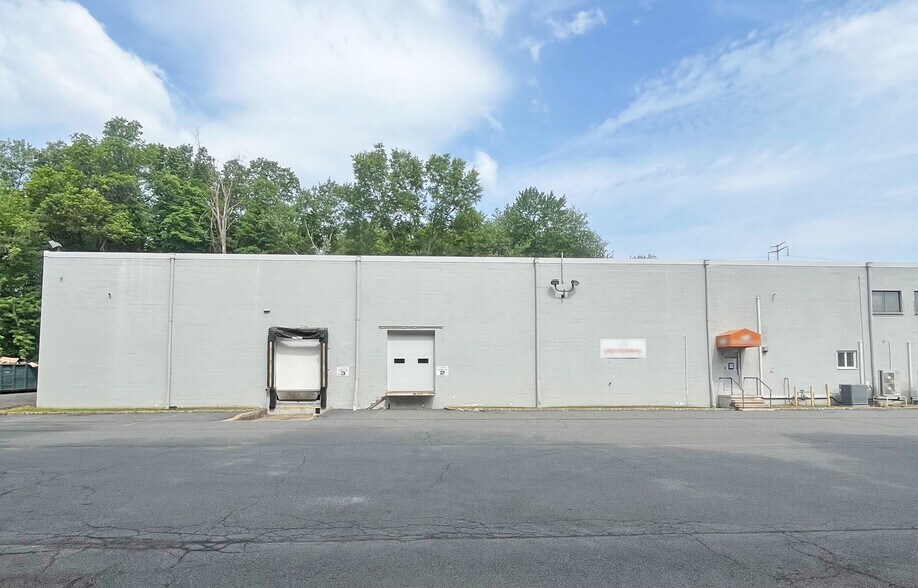 More Photos Of 1 Jori Ln, Cedar Knolls Warehouse For Lease