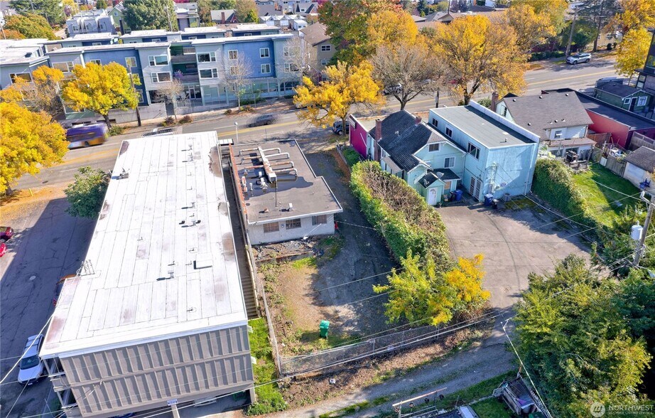 More Photos Of 6517 35th Ave SW, Seattle Medical For Sale