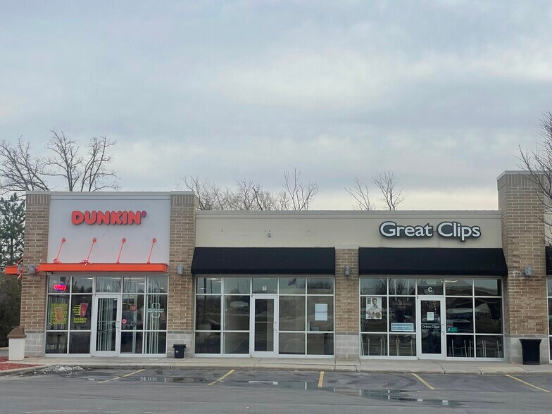 More Photos Of 2345 W Ryan Rd, Oak Creek Freestanding For Lease