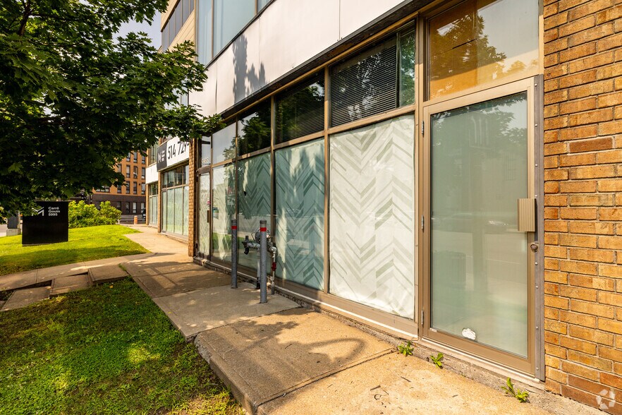 More Photos Of 5995 Boul Gouin O, Montréal Storefront Retail Office For Lease