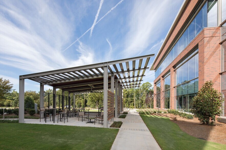 More Photos Of 801 Corporate Center Dr, Raleigh Office Residential For Lease