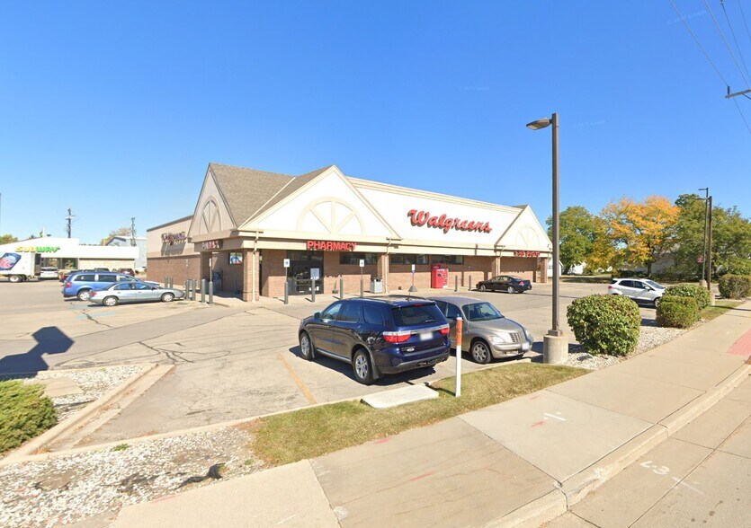 More Photos Of 305 Racine St, Menasha Freestanding For Sale