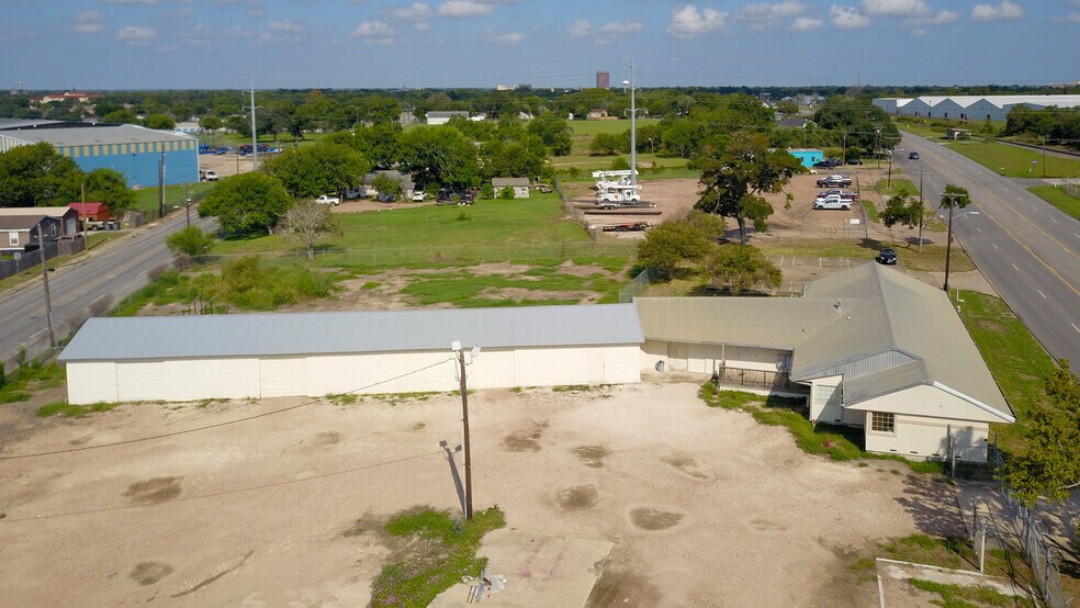 More Photos Of 2203 Port Lavaca Dr, Victoria Industrial For Sale