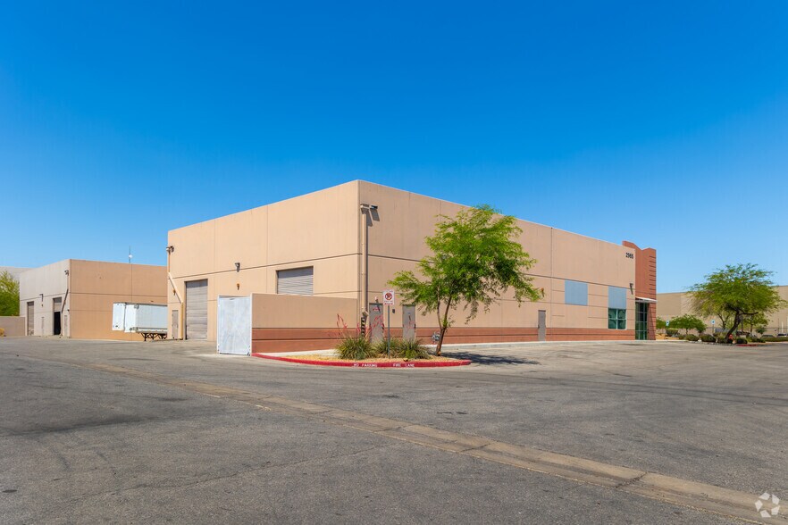 More Photos Of 2965 Coleman St, North Las Vegas Distribution For Lease