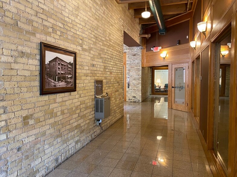 More Photos Of 413 Wacouta St, Saint Paul Office Residential For Lease