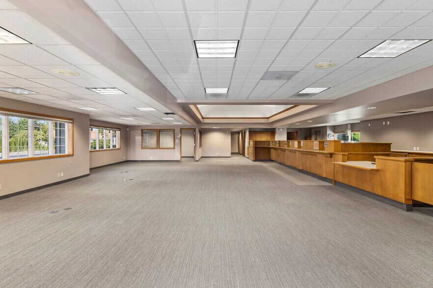 More Photos Of 3506 168th St NE, Arlington Bank For Sale