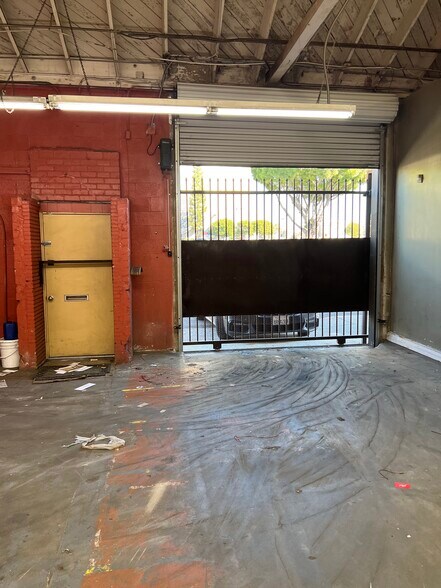 More Photos Of 146 W 21st St, Los Angeles Manufacturing For Sale