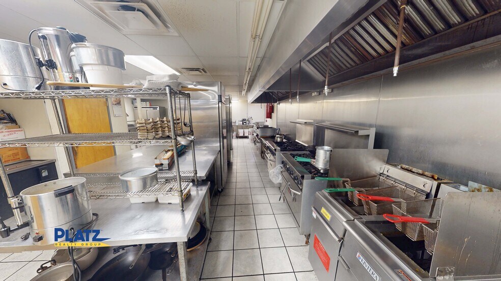 More Photos Of 3864 Youngstown Rd SE, Warren Restaurant For Sale