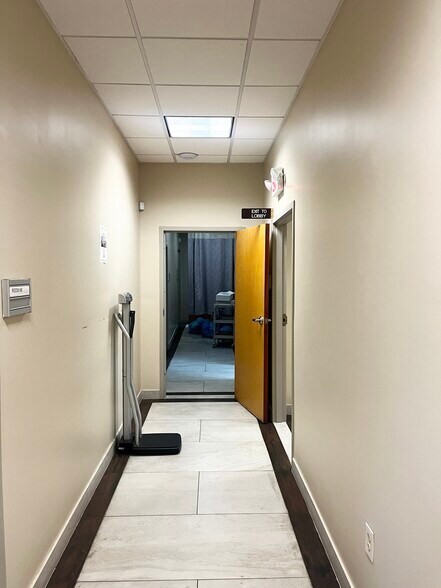 More Photos Of 805 Oakley Seaver Dr, Clermont Medical For Lease