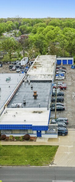 More Photos Of 25040 Van Born Rd, Dearborn Heights Manufacturing For Sale