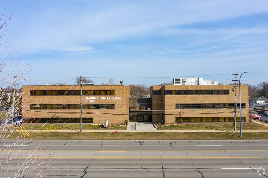 More Photos Of 11885 12 Mile Rd, Warren Medical For Lease