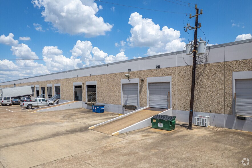 More Photos Of 1930-1998 Afton St, Houston Unknown For Lease