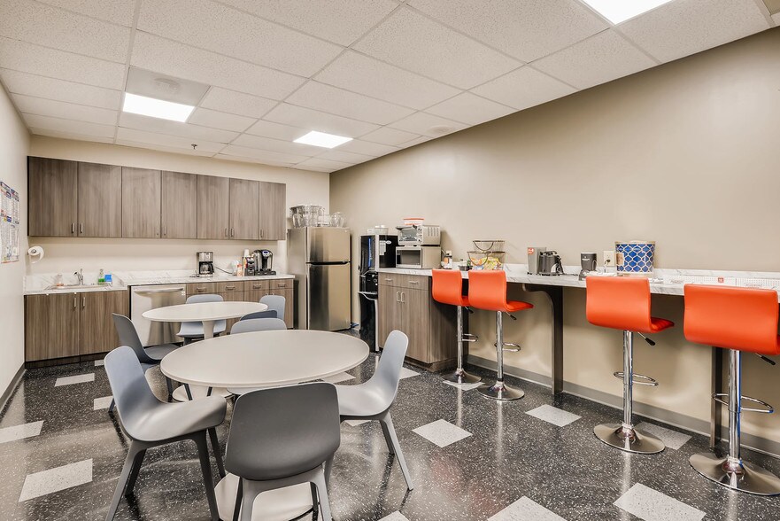 More Photos Of 300 Technology Ct SE, Smyrna Unknown For Lease