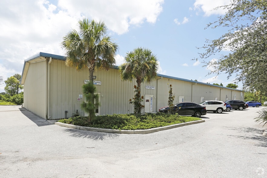 Primary Photo Of 7410 Sawyer Cir, Port Charlotte Warehouse For Lease